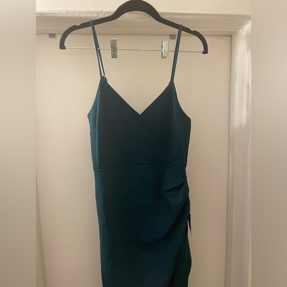 Lulu’s Forest Green MIDI Dress size Medium - Picture 3 of 9